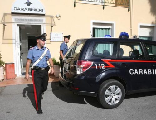 Minaccia e rapina parroci, arrestato